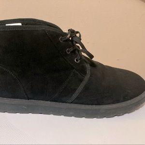 Size 11 brand new the shoes is black. Men shoes.